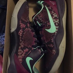 Kobe 8s youth size 4.5